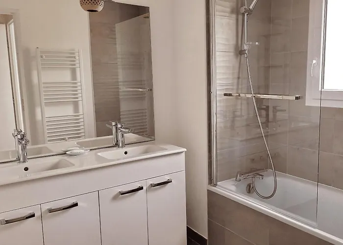 Maison Cosy Avec Petit Jardin *